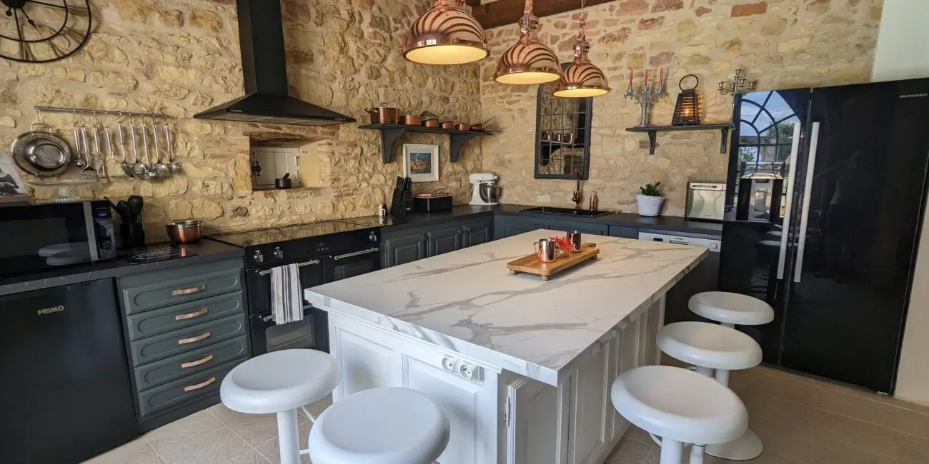 Manoir Dordogne Kitchen View Centre Island and Bar Stools